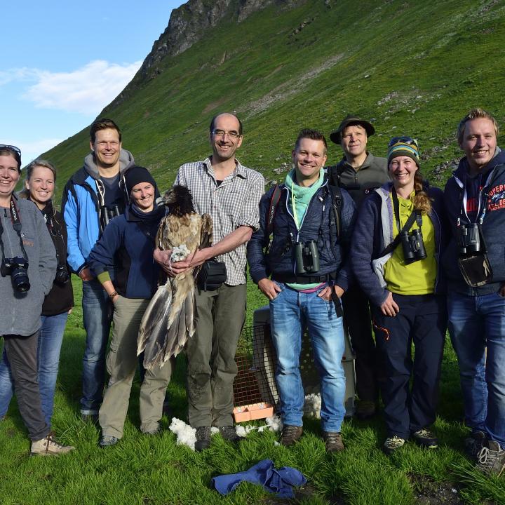 Schils mit dem holländischen Team und dem Team der Stiftung Pro Bartgeier